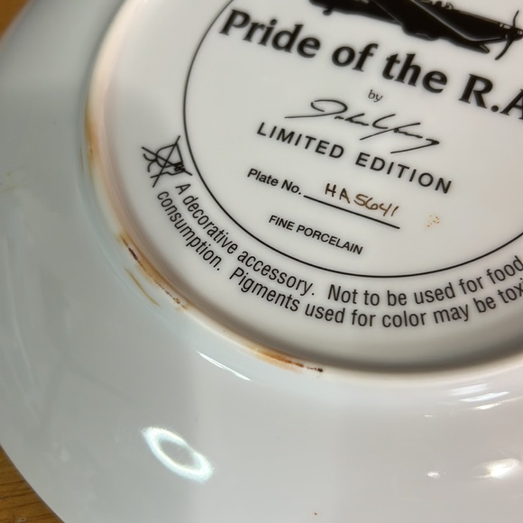 Franklin Mint Heirloom, collectors plate!! Pride of the R.A.F. - Picture 4 of 6